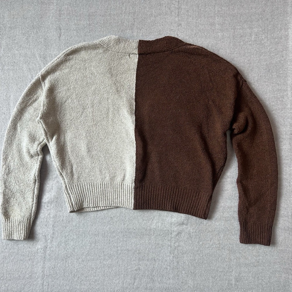 Love Tree Two-Tone Cropped Cardigan Small Brown Cream Colorblock 19" L Small - Picture 4 of 4